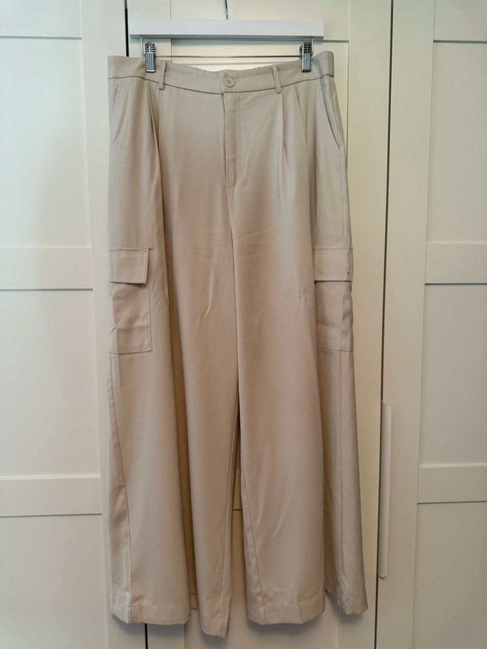 Wide-Leg Palazzo Cargo Trousers in Light Beige, 18